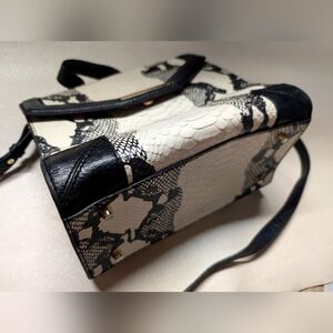 Leather jackfrench London handbag shoulder bag purple lining